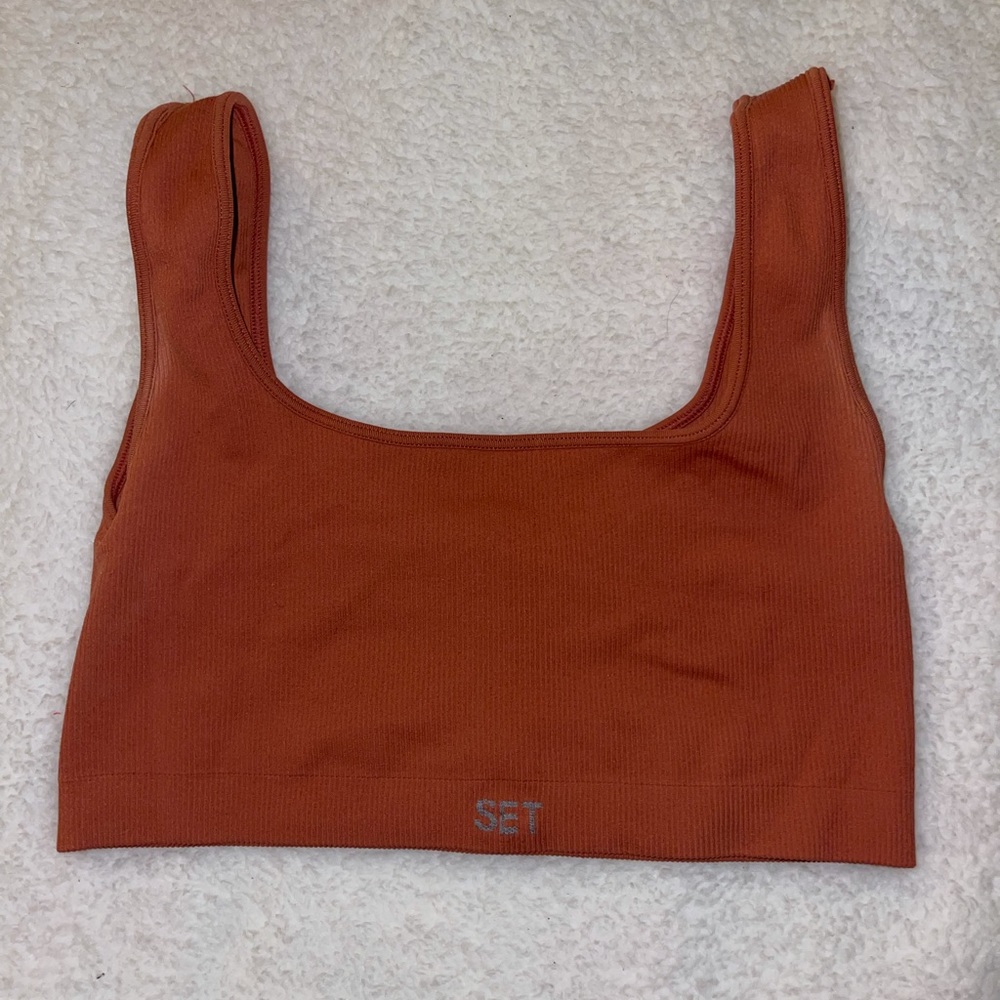 Set active sports bra. Size medium. Never worn!